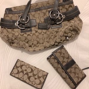 Lot: Coach purses, wallets, scarves